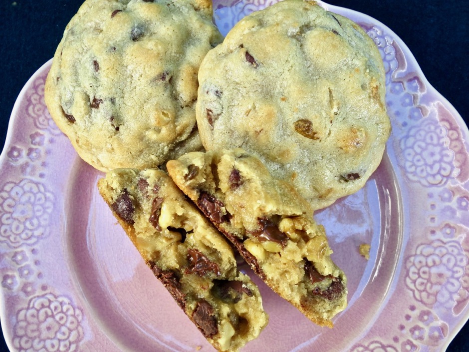 Levain Bakery Thick Chocolate Chip Cookies Recipe - Oh Sweet Basil