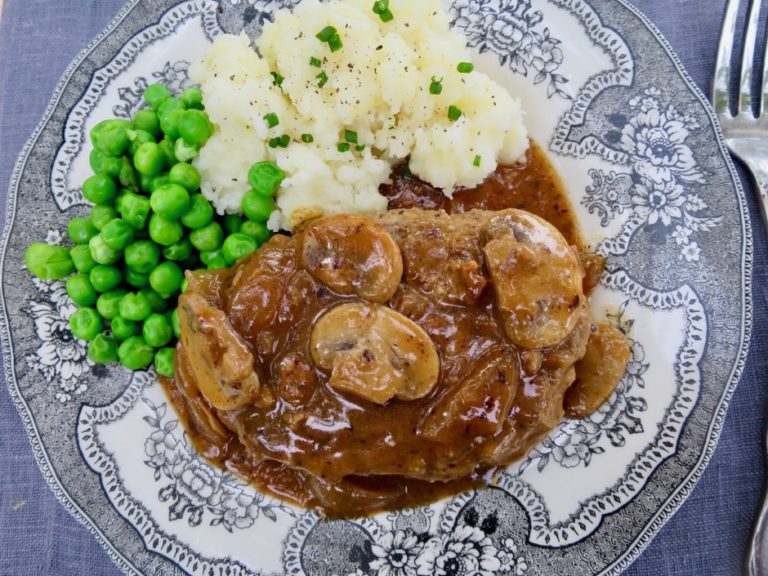 Salisbury Steaks - My Lilikoi KitchenMy Lilikoi Kitchen